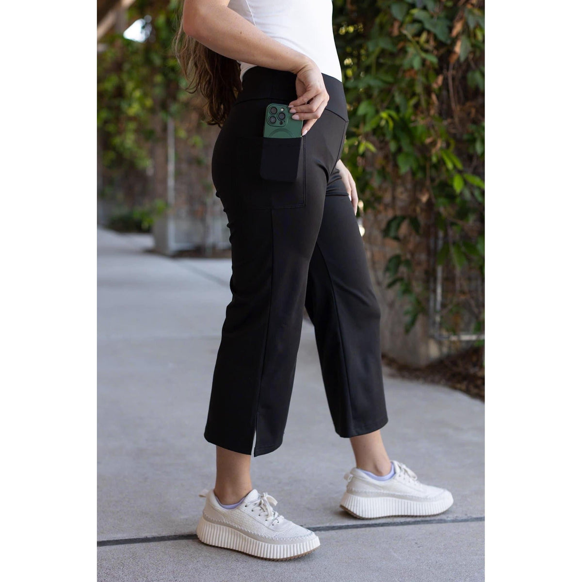Julia Rose The Gabriella black high-waisted gaucho pants, Women wearing black gaucho pants high waisted