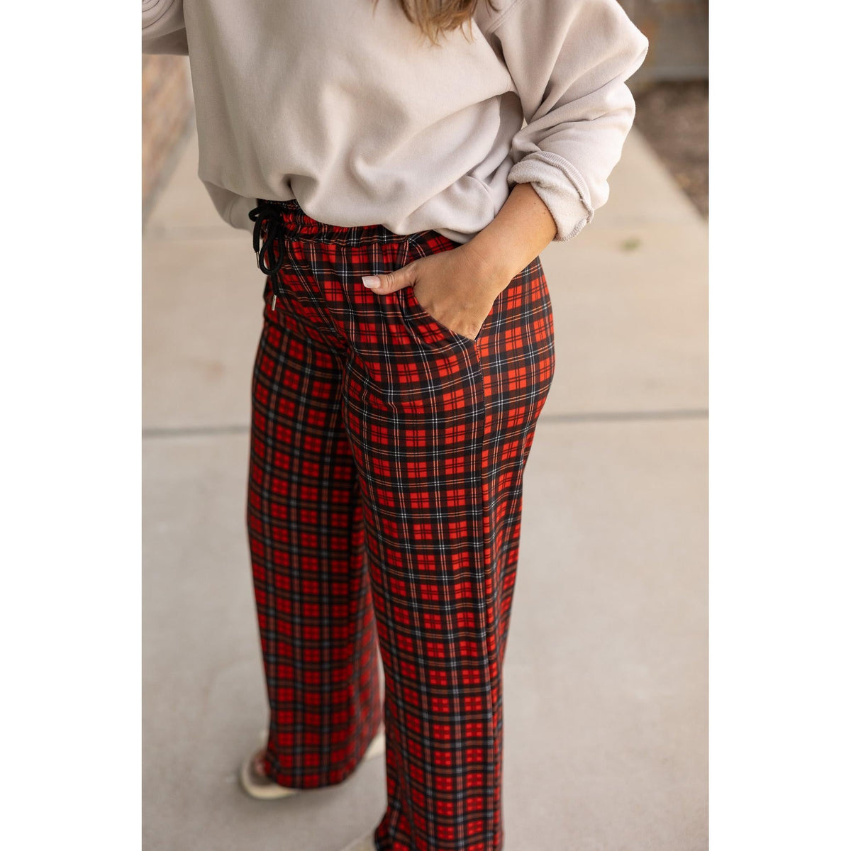 Julia Rose Noelle Plaid Pajama Pants with pockets and drawstring waist
Buttery soft plaid pajama pants for women by Julia Rose”