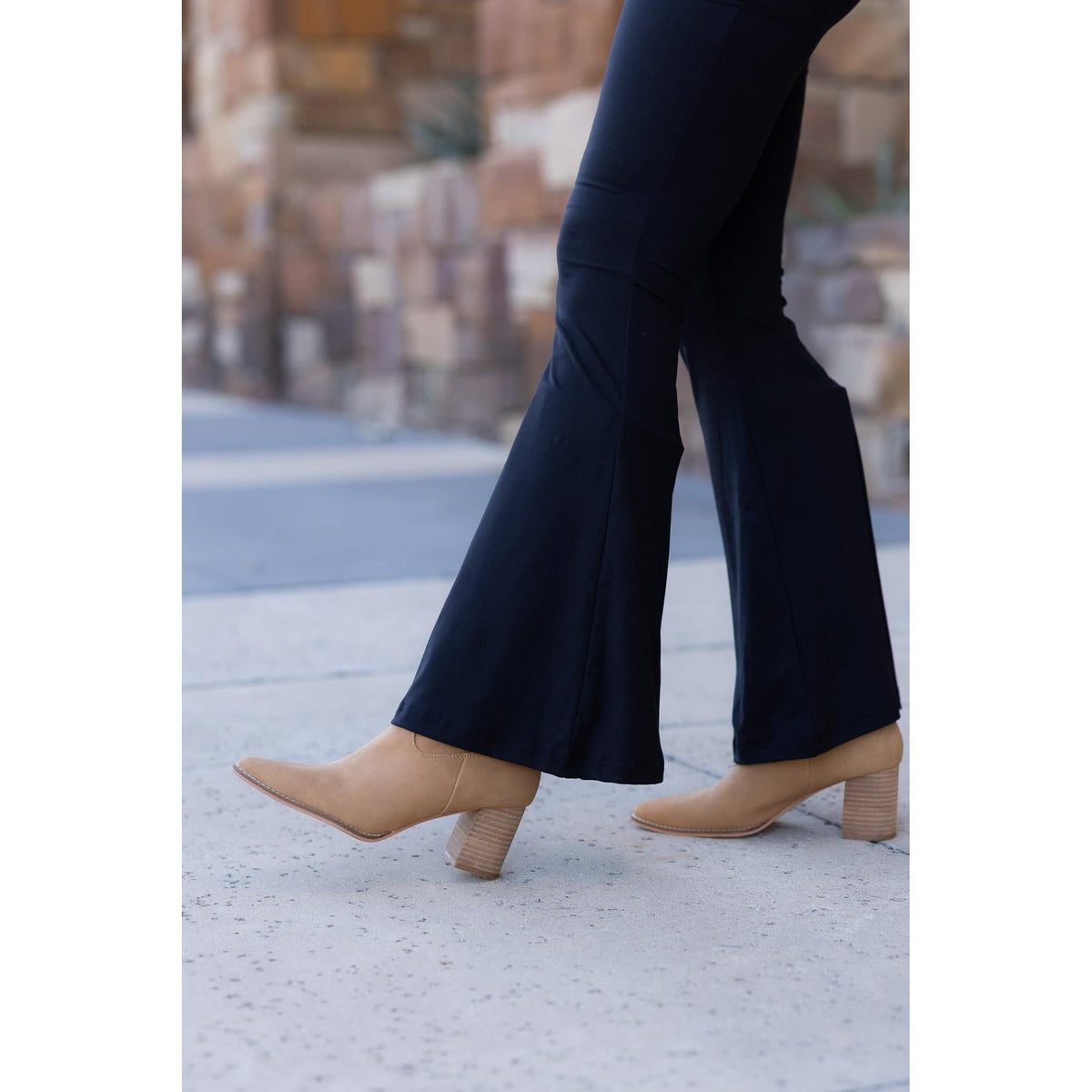 Natalie-Black Super Flare Leggings