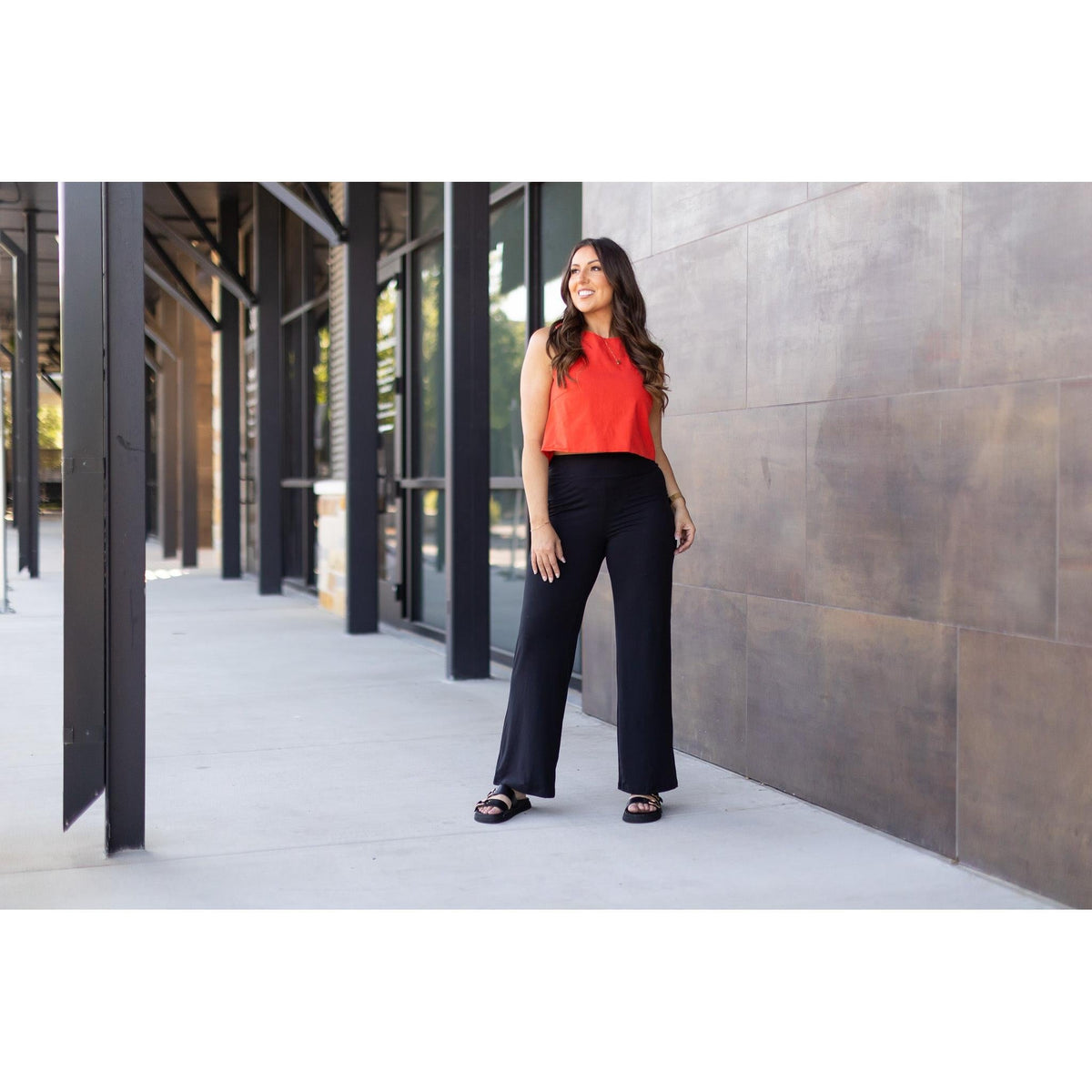 High-waisted black wide leg pants with pockets by Julia Rose, Julia Rose women’s wide leg pants lifestyle image