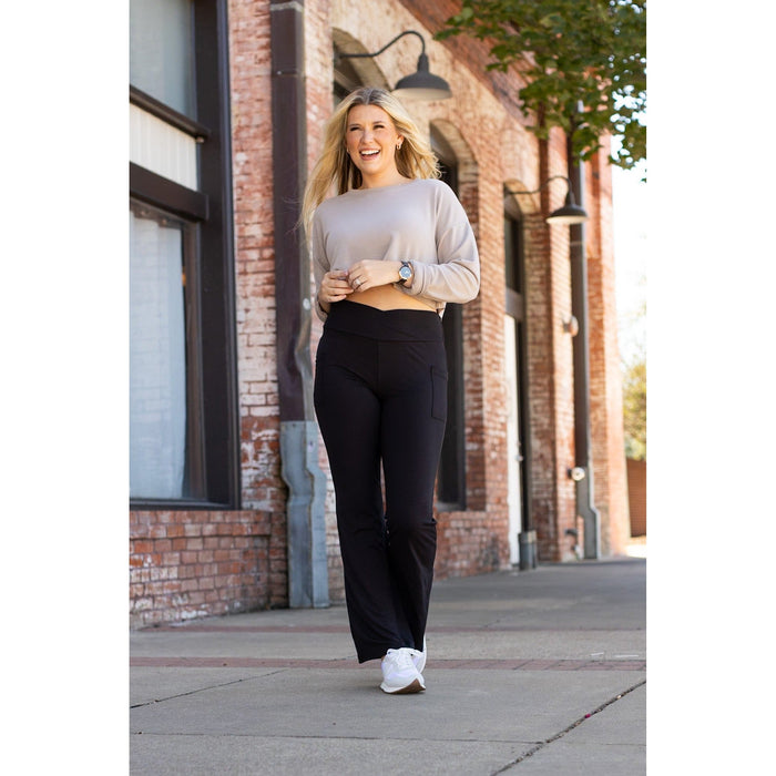 Ready to Ship | The Liz - Crossover 30"  Bootcut Leggings with Pockets