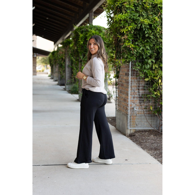 Jenna Comfy Wide Leg Fleece Pants with pockets and drawstring waist
Buttery soft wide leg fleece pants for women by Julia Rose