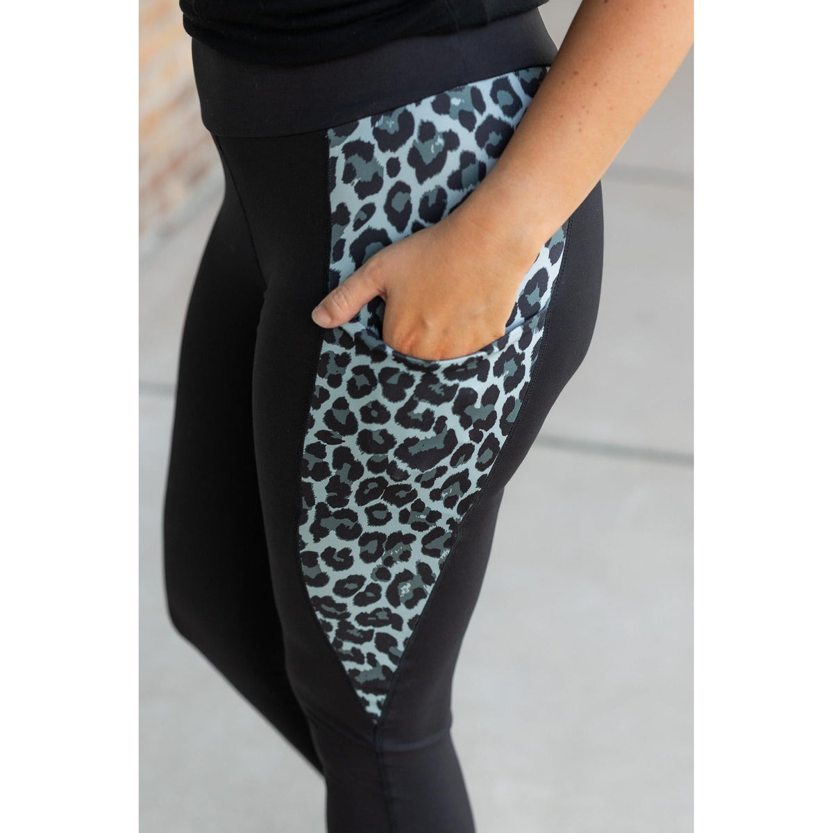 Ready to Ship  | The Sabrina - Snow Leopard Panel Leggings