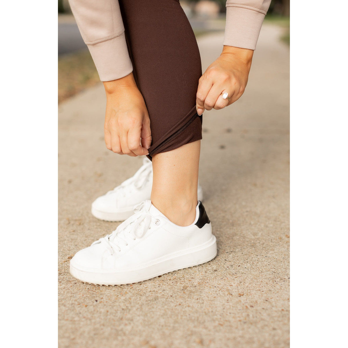 Belle - Brown Fleece Full Length Leggings with Pockets*