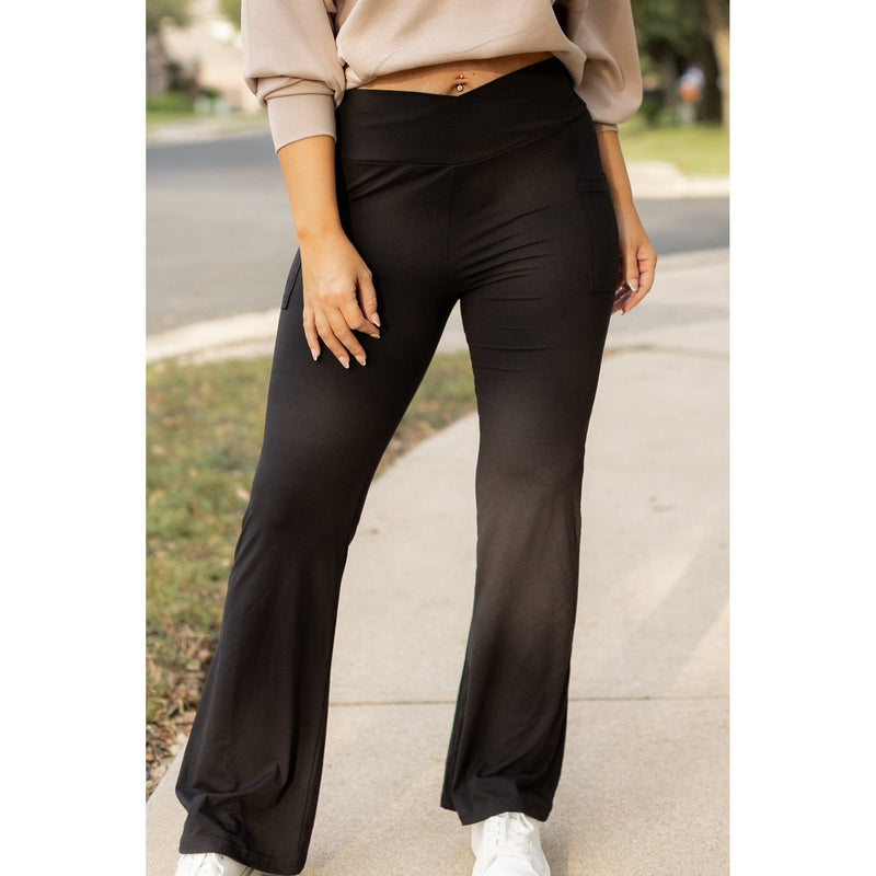 Ready to Ship | The Liz - Crossover 30"  Bootcut Leggings with Pockets