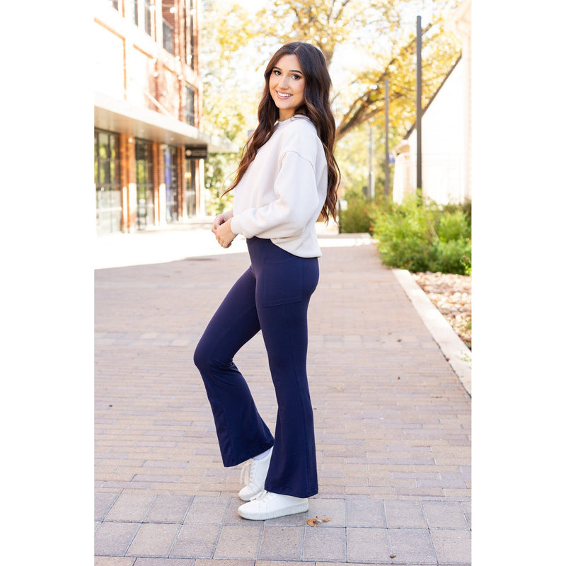 Full length navy bootcut leggings with side pocketsFlattering women’s bootcut leggings in navy blue by Julia Rose