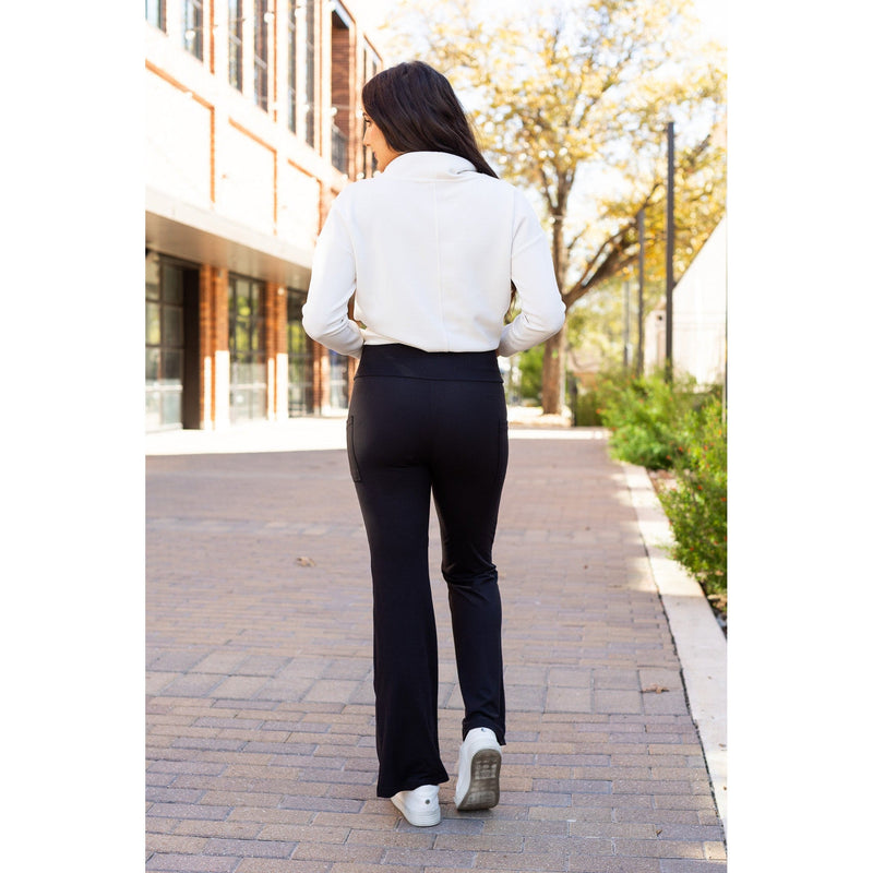 Ready to Ship | The Liz - Crossover 30"  Bootcut Leggings with Pockets