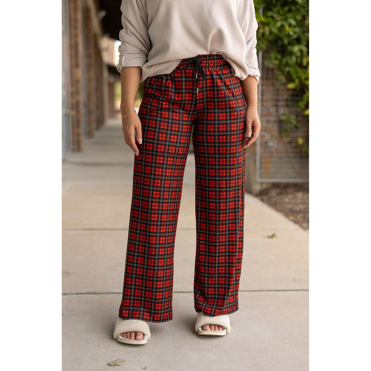 Julia Rose Noelle Plaid Pajama Pants with pockets and drawstring waist
Buttery soft plaid pajama pants for women by Julia Rose”