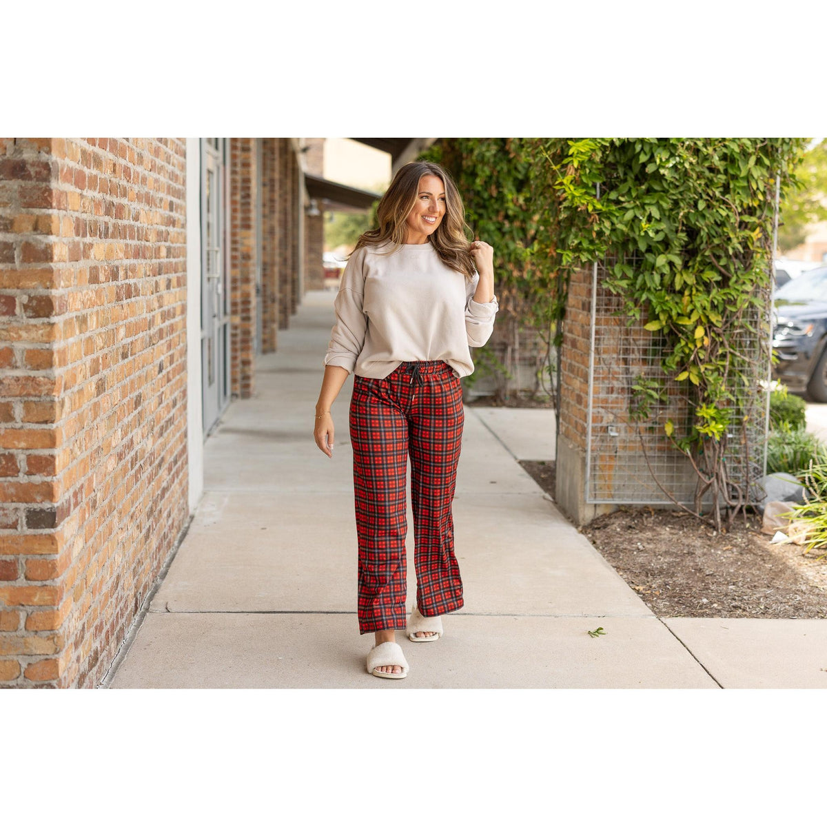Julia Rose Noelle Plaid Pajama Pants with pockets and drawstring waist
Buttery soft plaid pajama pants for women by Julia Rose”