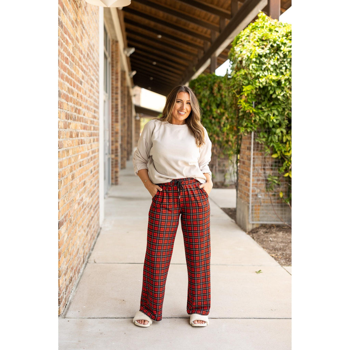 Julia Rose Noelle Plaid Pajama Pants with pockets and drawstring waist
Buttery soft plaid pajama pants for women by Julia Rose”