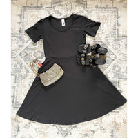 Julia Rose Dakota Dress women’s boutique midi dress front view, Woman wearing Julia Rose Dakota Dress casual everyday outfit